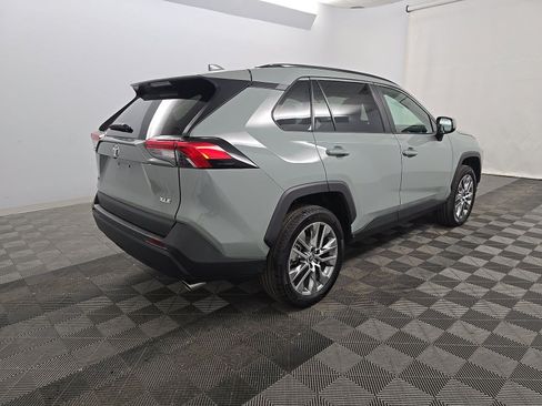 Used 2022 Toyota RAV4 XLE Premium FWD image 4