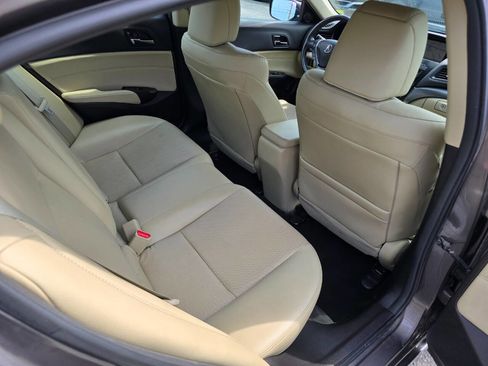 Used 2013 Acura ILX w/ Technology Package FWD image 31