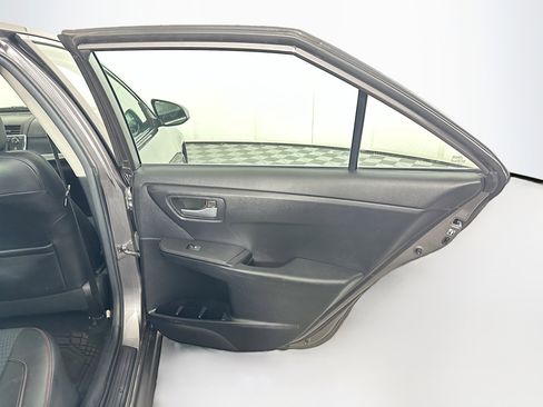 Used 2015 Toyota Camry SE FWD image 27