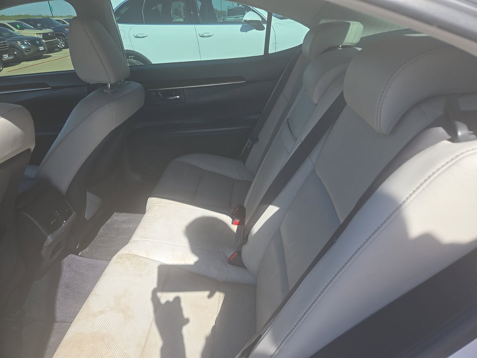Used 2015 Lexus ES 350 w/ Luxury Package FWD image 10