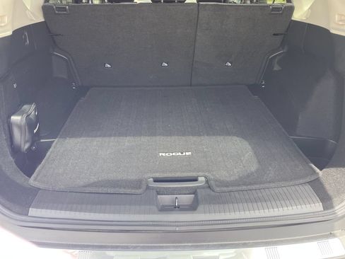 Certified 2021 Nissan Rogue SV FWD image 23
