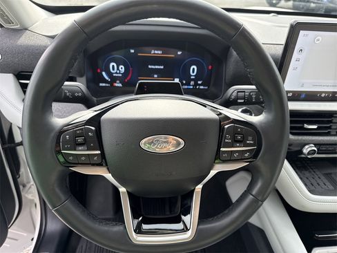 Used 2025 Ford Explorer Platinum w/ LUX Leather Package image 24
