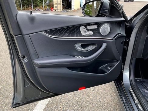 Used 2020 Mercedes-Benz E 350 Sedan image 21