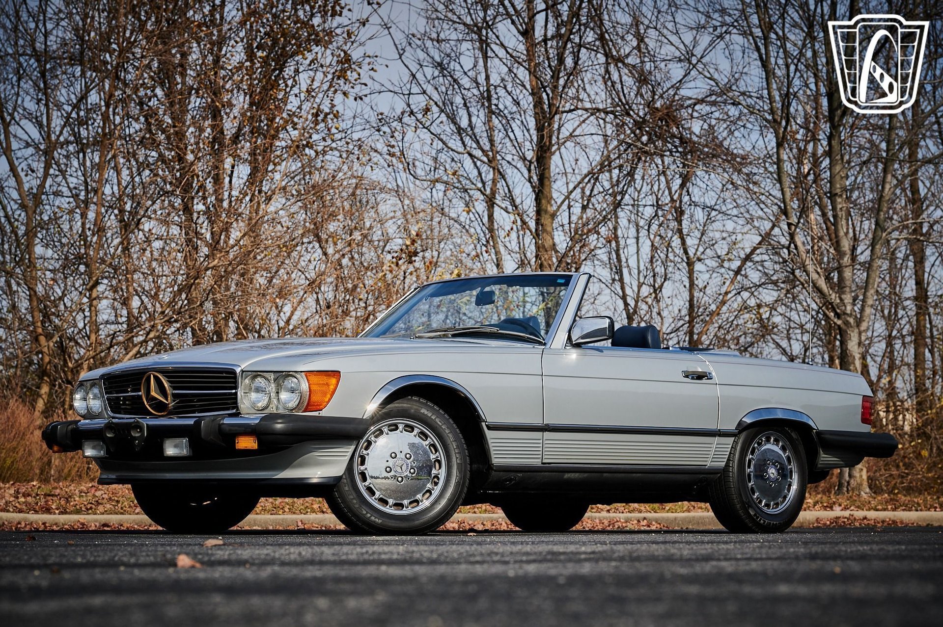 Used 1988 Mercedes-Benz 560 SL image 4