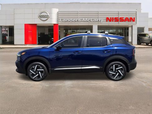 New 2026 Nissan Kicks SV w/ Charging Package FWD image 6