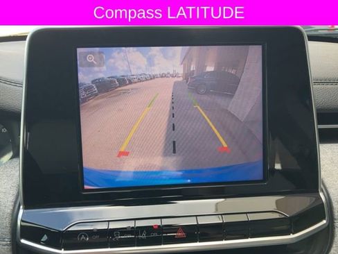 Used 2022 Jeep Compass Latitude image 31