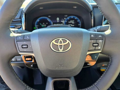 Used 2026 Toyota Camry XLE image 26