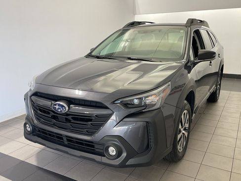 Used 2024 Subaru Outback Premium image 2