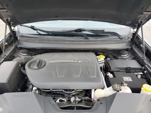 Used 2022 Jeep Cherokee Limited image 11