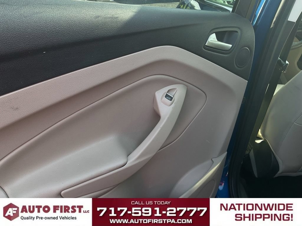 Used 2019 Ford Escape Titanium AWD/4WD image 6
