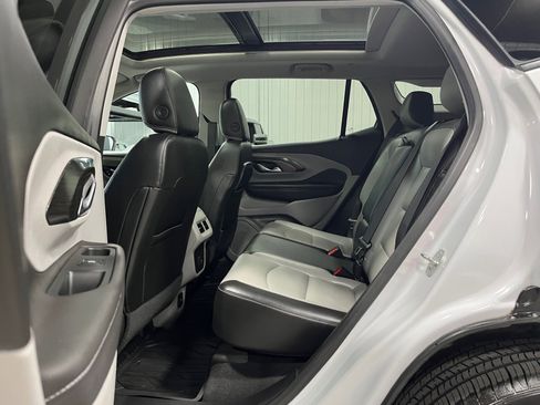 Certified 2022 GMC Terrain SLT w/ Infotainment Package II image 10