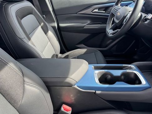 Used 2026 Chevrolet Equinox EV LT image 6