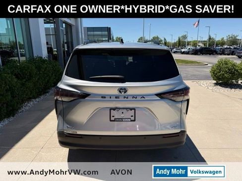 Used 2025 Toyota Sienna XLE FWD image 7