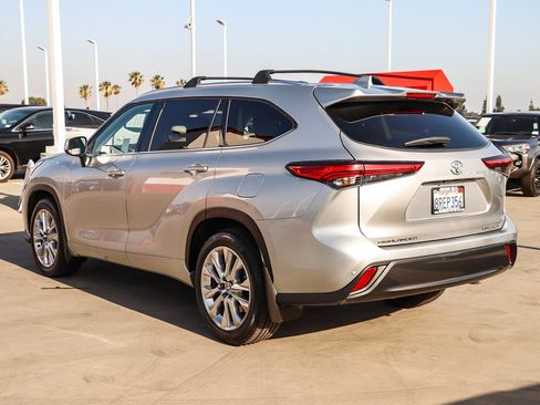 Certified 2020 Toyota Highlander Limited AWD/4WD image 5