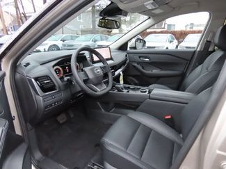Used 2025 Nissan Rogue SL video 2