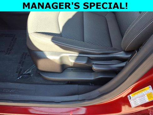 Used 2024 GMC Terrain SLE image 21