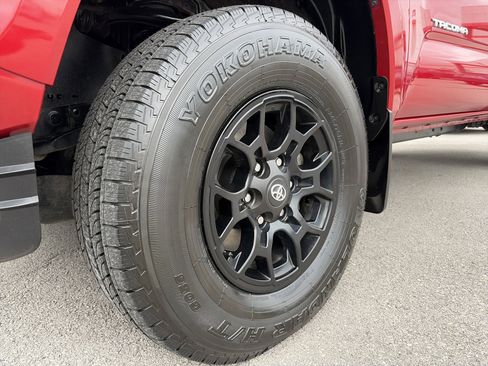 Certified 2021 Toyota Tacoma SR5 image 11