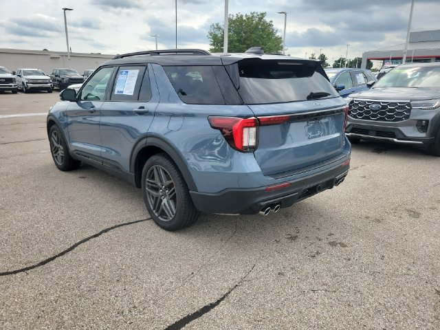 Certified 2025 Ford Explorer ST AWD/4WD image 3