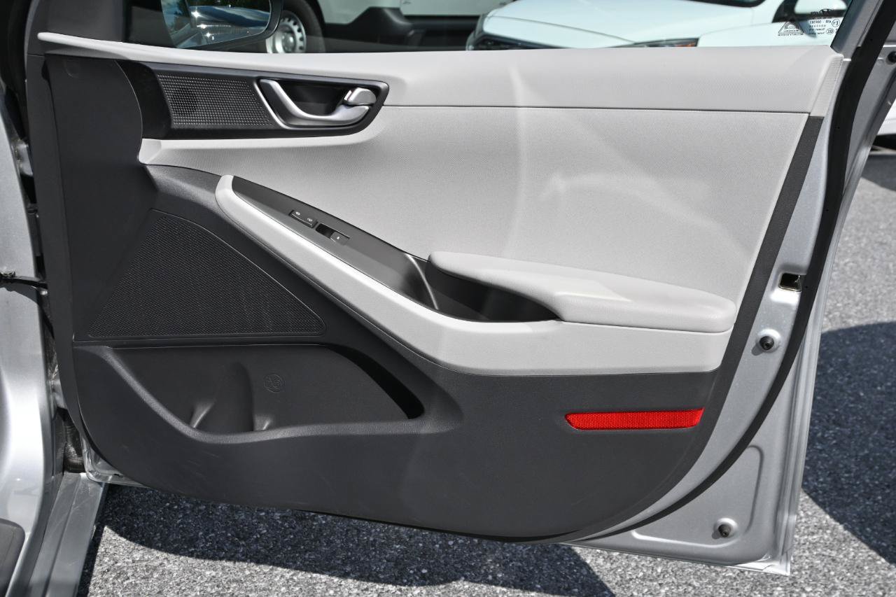 Used 2020 Hyundai Ioniq Blue FWD image 26