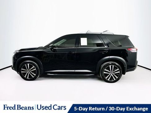Used 2023 Nissan Pathfinder Platinum image 4