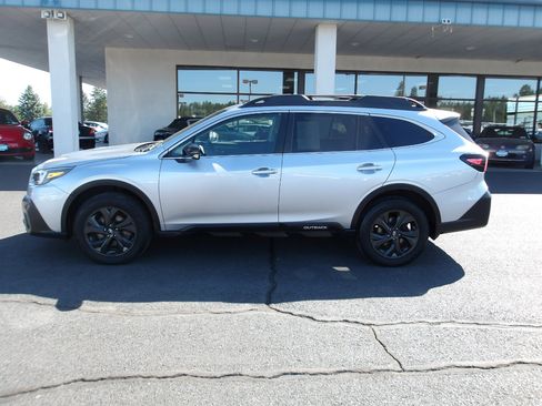 Used 2021 Subaru Outback Onyx Edition XT image 2