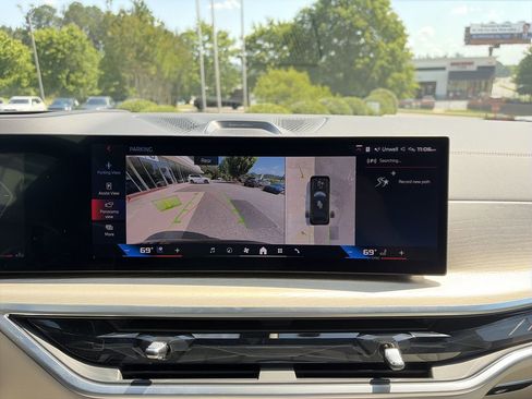 Certified 2025 BMW X7 M60i AWD/4WD image 23