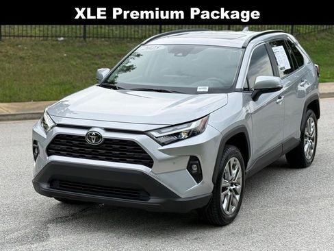 Used 2025 Toyota RAV4 XLE Premium w/ Weather Package FWD image 9