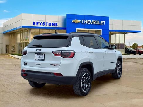 Used 2025 Jeep Compass Trailhawk AWD/4WD image 7