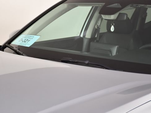 Used 2025 Honda CR-V LX image 12