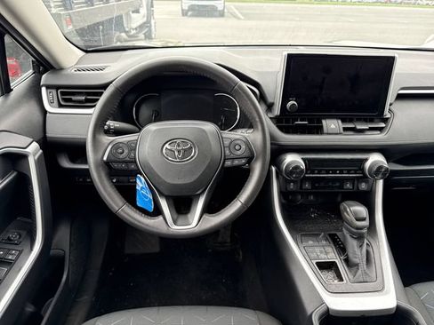 Used 2025 Toyota RAV4 XLE w/ Convenience Package AWD/4WD image 17