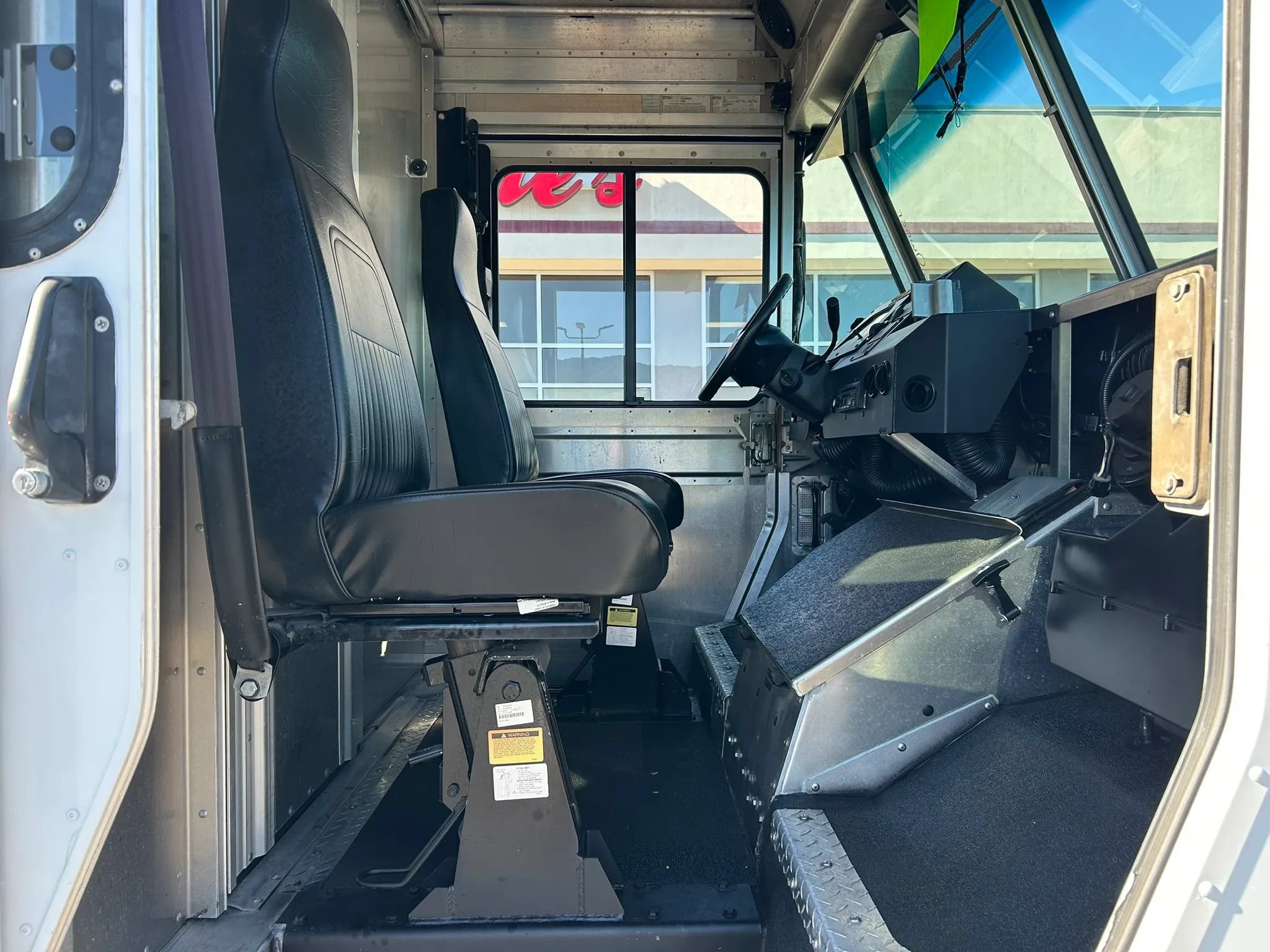 Used 2017 Ford E-350 and Econoline 350 Super Duty w/ A/C Prep Package RWD image 17