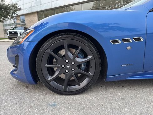 Used 2013 Maserati GranTurismo Sport image 9
