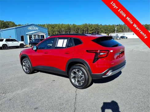 New 2026 Chevrolet Trax LT w/ Driver Confidence Package image 3