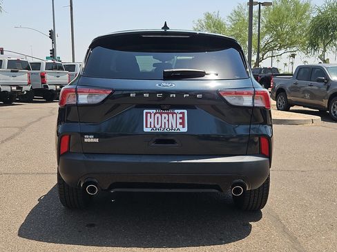 Used 2022 Ford Escape SE w/ SE Sport Appearance Package FWD image 6