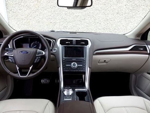 Used 2017 Ford Fusion Platinum image 7