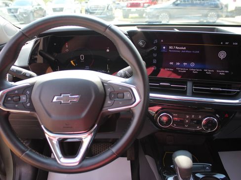 Used 2025 Chevrolet Trax ACTIV w/ Driver Confidence Package FWD image 15