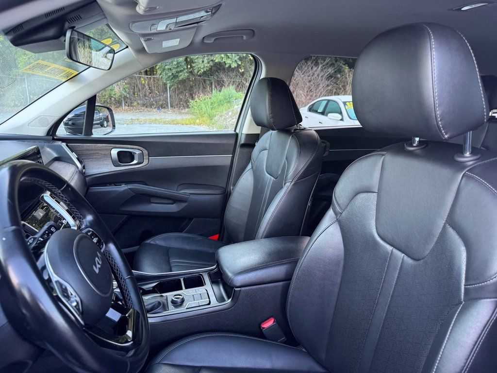 Used 2022 Kia Sorento S AWD/4WD image 35