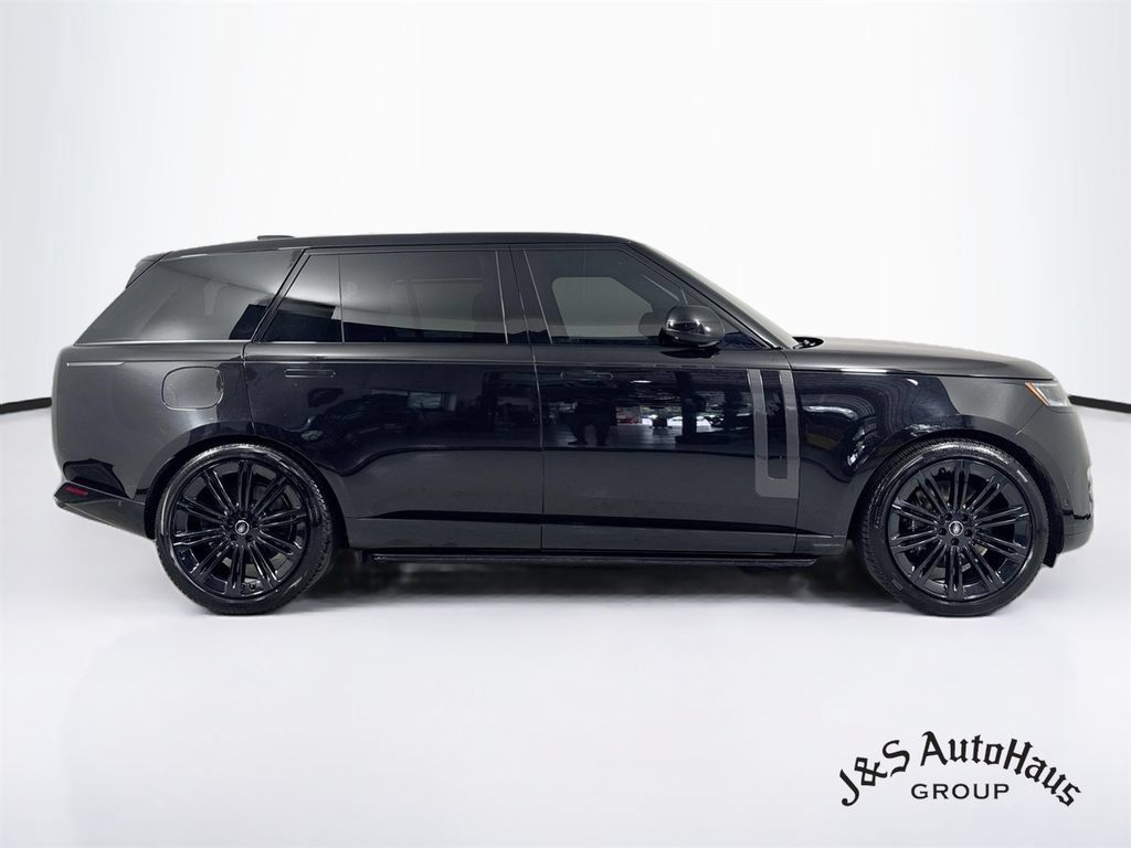 Used 2025 Land Rover Range Rover Long Wheelbase SE AWD/4WD image 8
