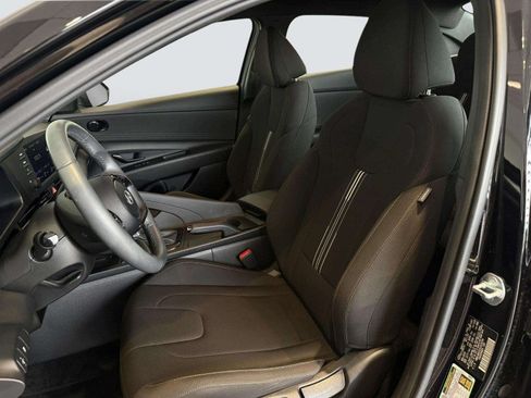 Used 2025 Hyundai Elantra Sport FWD image 27