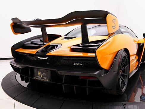Used 2019 McLaren Senna image 25