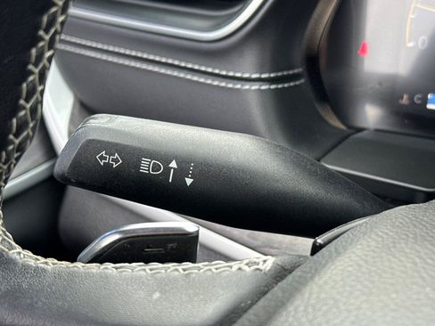 Used 2022 Jeep Grand Cherokee Limited image 35