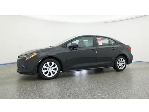 Used 2025 Toyota Corolla LE FWD image 24