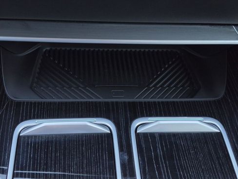 Certified 2024 BMW 760i xDrive image 24