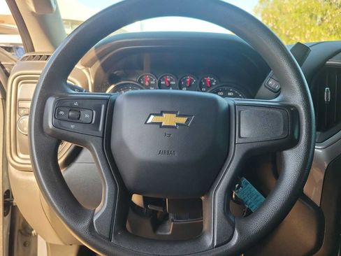Used 2020 Chevrolet Silverado 1500 Custom w/ Custom Value Package RWD image 24