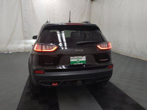Used 2019 Jeep Cherokee Trailhawk AWD/4WD image 6