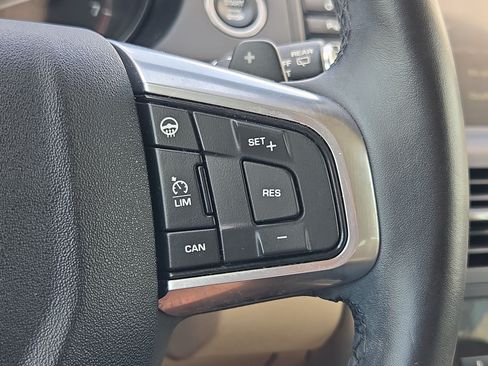 Used 2019 Land Rover Discovery Sport HSE AWD/4WD image 19