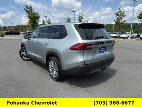 Used 2024 Toyota Grand Highlander AWD image 5