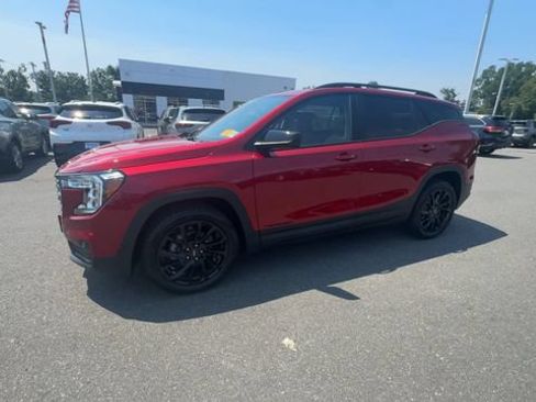Certified 2023 GMC Terrain SLE w/ Driver Convenience Package AWD/4WD image 4