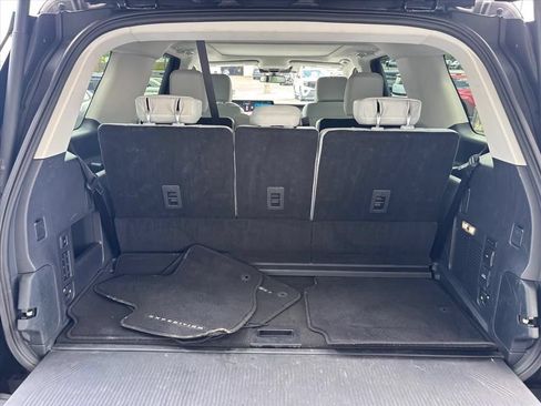 Used 2025 Ford Expedition Platinum AWD/4WD image 3