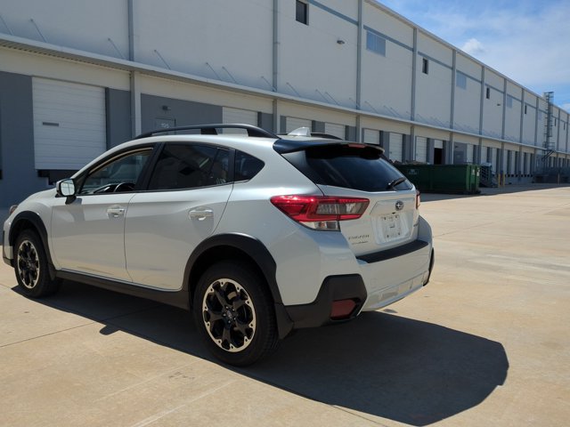 Used 2022 Subaru Crosstrek 2.0i Premium w/ Moonroof Package AWD/4WD image 7